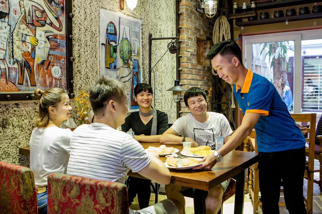 Cheetah Hostel Hanoi Exterior photo