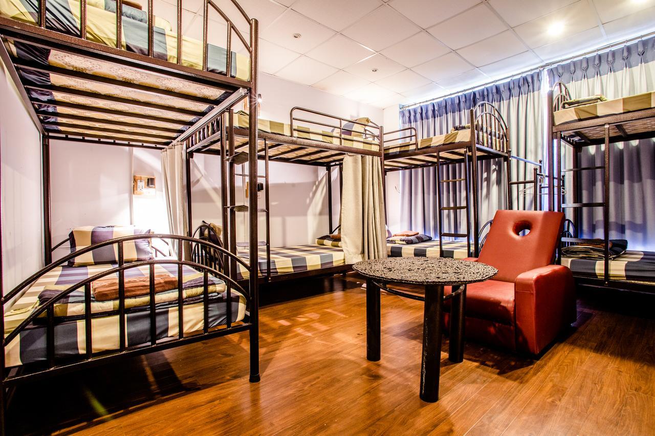 Cheetah Hostel Hanoi Exterior photo